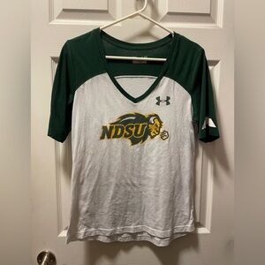 10/$20🔥Under Armour T shirt- Bison‎